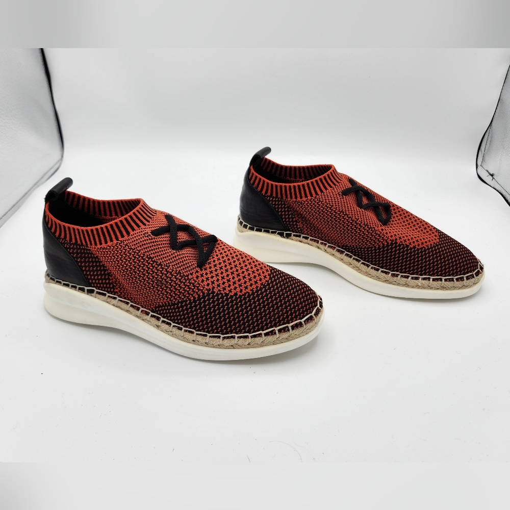 Vince Camuto Women's Affina Sport Knit Slip On Sneakers Size 5.5M. Nice
